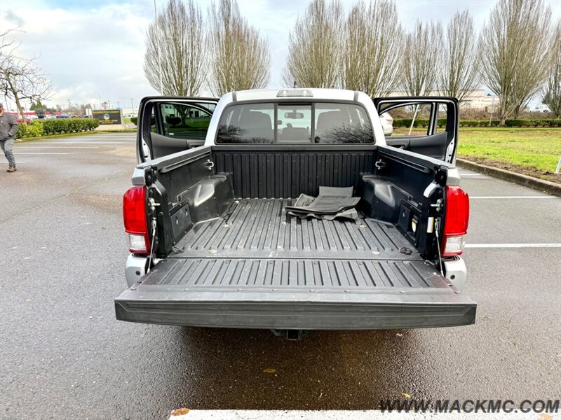 2016 Toyota Tacoma TRD Sport Back up Camera Moon Roof Low Miles - Photo 33 - Hillsboro, OR 97123