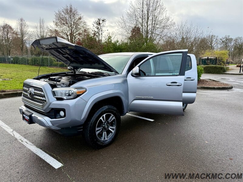 2016 Toyota Tacoma TRD Sport Back up Camera Moon Roof Low Miles - Photo 30 - Hillsboro, OR 97123