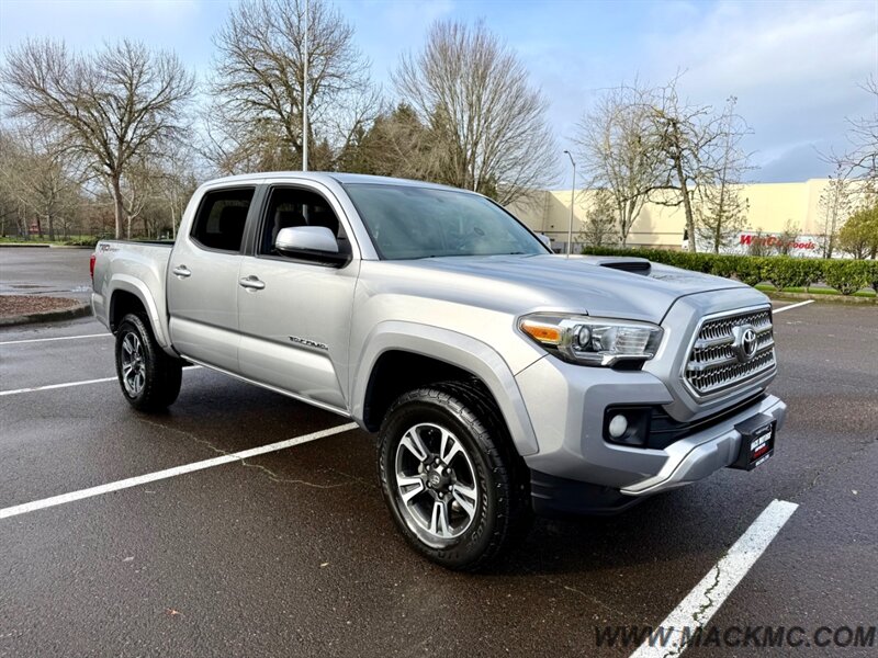 2016 Toyota Tacoma TRD Sport Back up Camera Moon Roof Low Miles - Photo 5 - Hillsboro, OR 97123