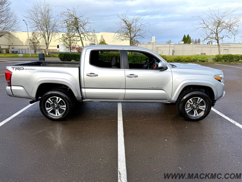 2016 Toyota Tacoma TRD Sport Back up Camera Moon Roof Low Miles - Photo 6 - Hillsboro, OR 97123