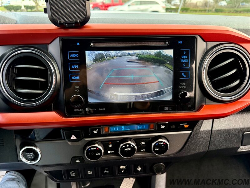 2016 Toyota Tacoma TRD Sport Back up Camera Moon Roof Low Miles - Photo 14 - Hillsboro, OR 97123