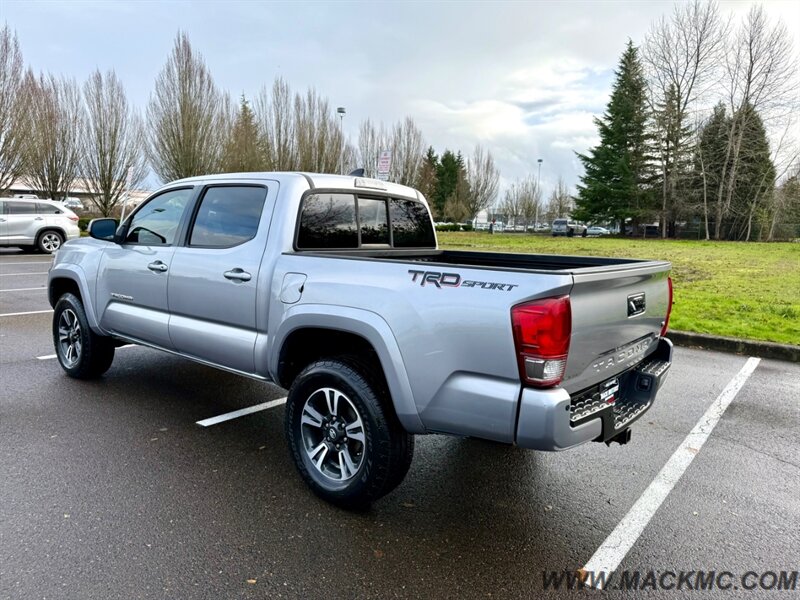 2016 Toyota Tacoma TRD Sport Back up Camera Moon Roof Low Miles - Photo 9 - Hillsboro, OR 97123