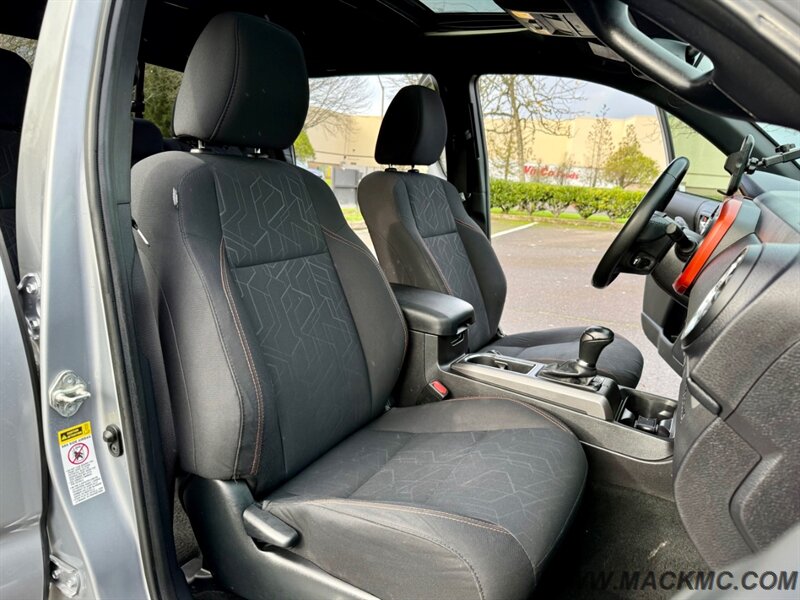 2016 Toyota Tacoma TRD Sport Back up Camera Moon Roof Low Miles - Photo 19 - Hillsboro, OR 97123