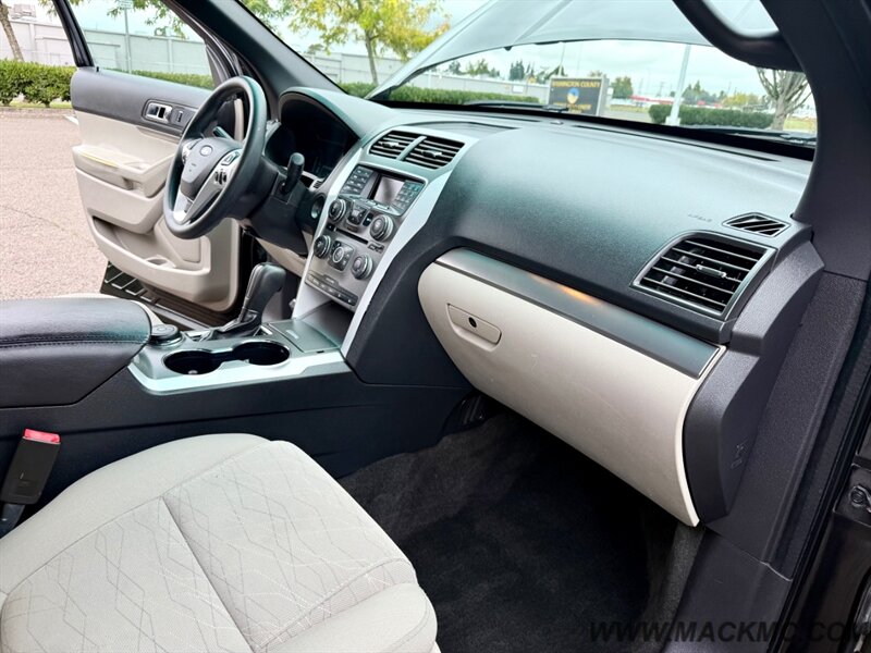 2015 Ford Explorer AWD 3Rd Row Only 97K Miles   - Photo 2 - Hillsboro, OR 97123