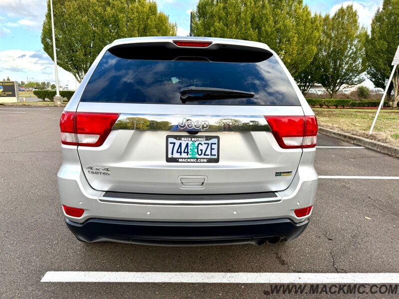2012 Jeep Grand Cherokee Limited Leather Pano Roof AWD   - Photo 8 - Hillsboro, OR 97123