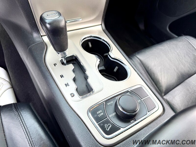 2012 Jeep Grand Cherokee Limited Leather Pano Roof AWD   - Photo 14 - Hillsboro, OR 97123