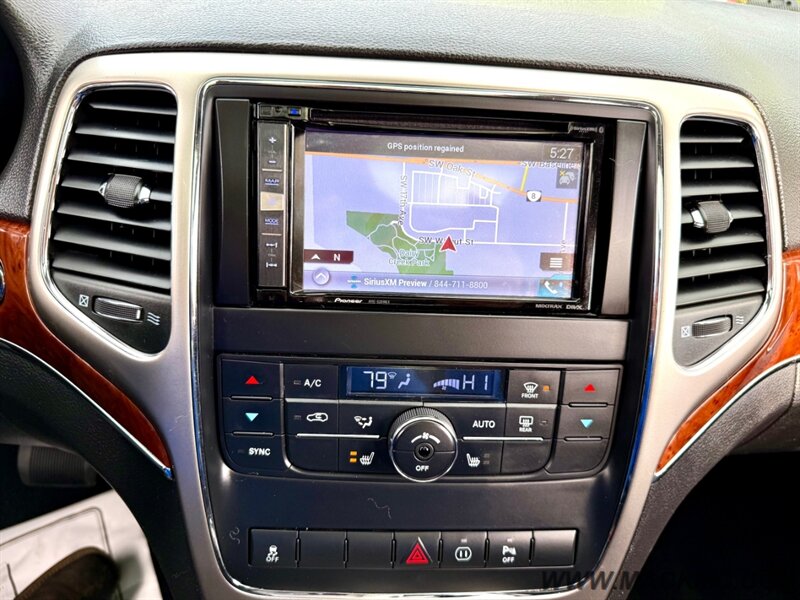 2012 Jeep Grand Cherokee Limited Leather Pano Roof AWD   - Photo 13 - Hillsboro, OR 97123