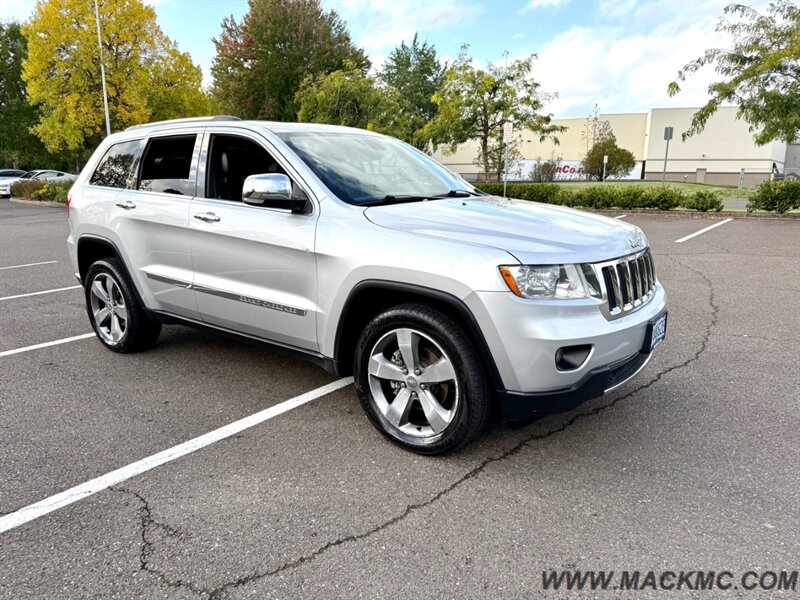 2012 Jeep Grand Cherokee Limited Leather Pano Roof AWD   - Photo 5 - Hillsboro, OR 97123