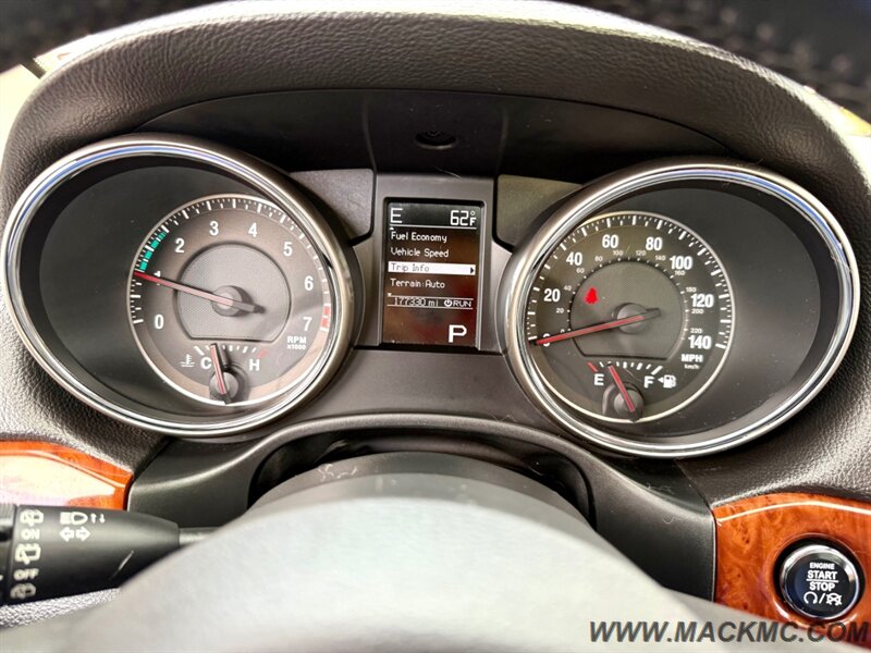 2012 Jeep Grand Cherokee Limited Leather Pano Roof AWD   - Photo 11 - Hillsboro, OR 97123