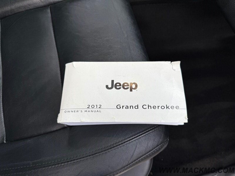 2012 Jeep Grand Cherokee Limited Leather Pano Roof AWD   - Photo 24 - Hillsboro, OR 97123