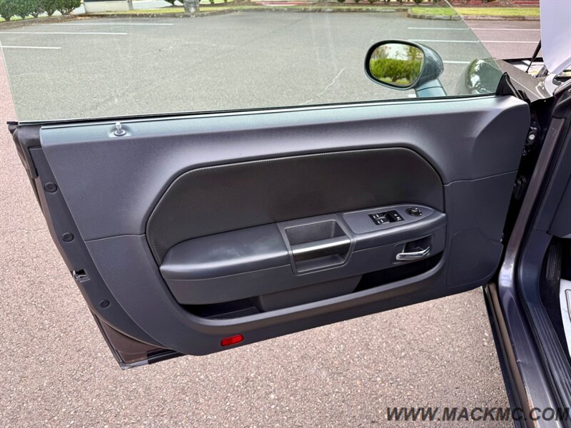 2013 Dodge Challenger SXT Plus Leather Heated Seats Moon Roof 1 Owner - Photo 26 - Hillsboro, OR 97123