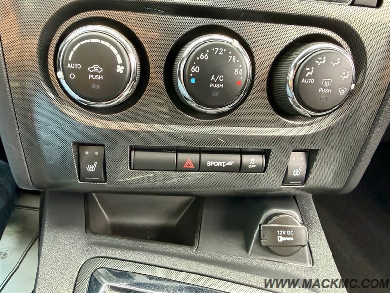 2013 Dodge Challenger SXT Plus Leather Heated Seats Moon Roof 1 Owner - Photo 16 - Hillsboro, OR 97123