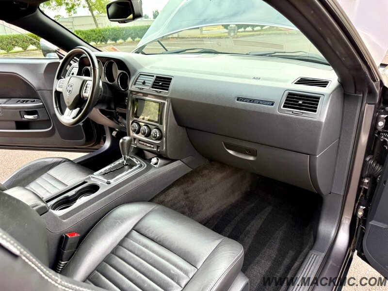 2013 Dodge Challenger SXT Plus Leather Heated Seats Moon Roof 1 Owner - Photo 2 - Hillsboro, OR 97123