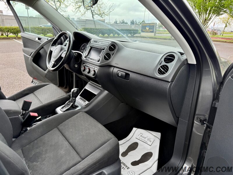 2015 Volkswagen Tiguan S 4Motion   - Photo 2 - Hillsboro, OR 97123