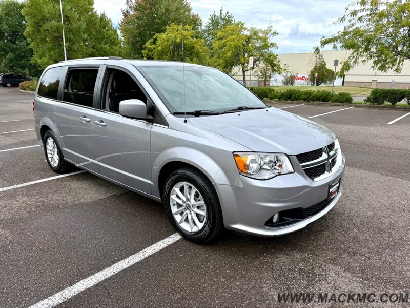 2018 Dodge Grand Caravan SXT Stow & Go Leather Back Up camera - Photo 5 - Hillsboro, OR 97123
