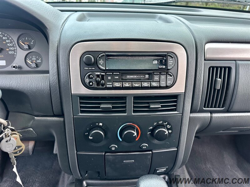 2002 Jeep Grand Cherokee Laredo   - Photo 15 - Hillsboro, OR 97123