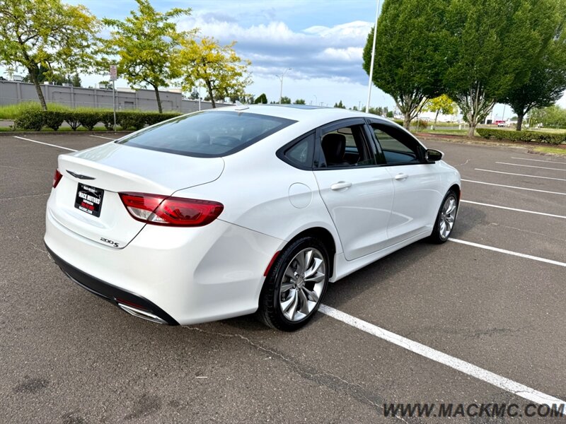 2015 Chrysler 200 S 93K Low Miles Loaded Pano Roof   - Photo 8 - Hillsboro, OR 97123
