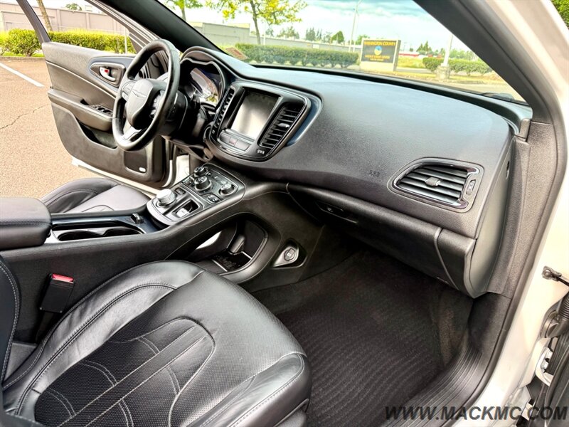 2015 Chrysler 200 S 93K Low Miles Loaded Pano Roof   - Photo 2 - Hillsboro, OR 97123