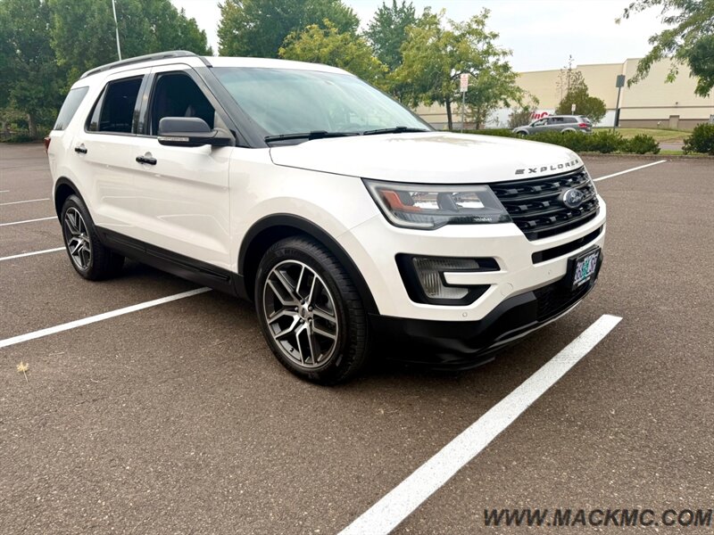 2016 Ford Explorer Sport AWD 3RD Row Seating Low Miles - Photo 5 - Hillsboro, OR 97123