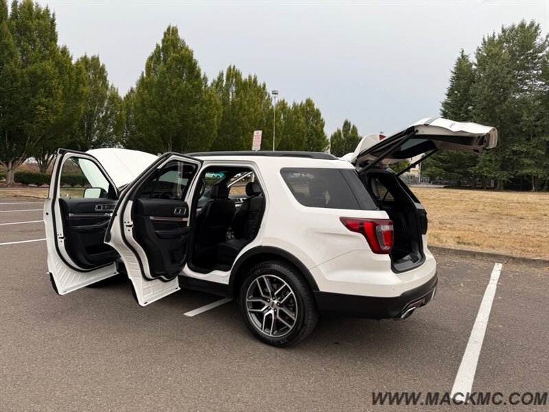 2016 Ford Explorer Sport AWD 3RD Row Seating Low Miles - Photo 34 - Hillsboro, OR 97123