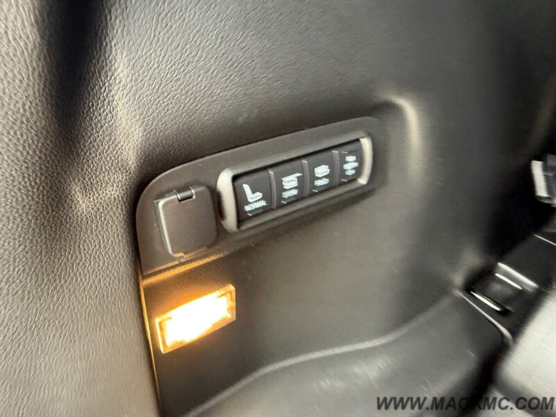2016 Ford Explorer Sport AWD 3RD Row Seating Low Miles - Photo 25 - Hillsboro, OR 97123