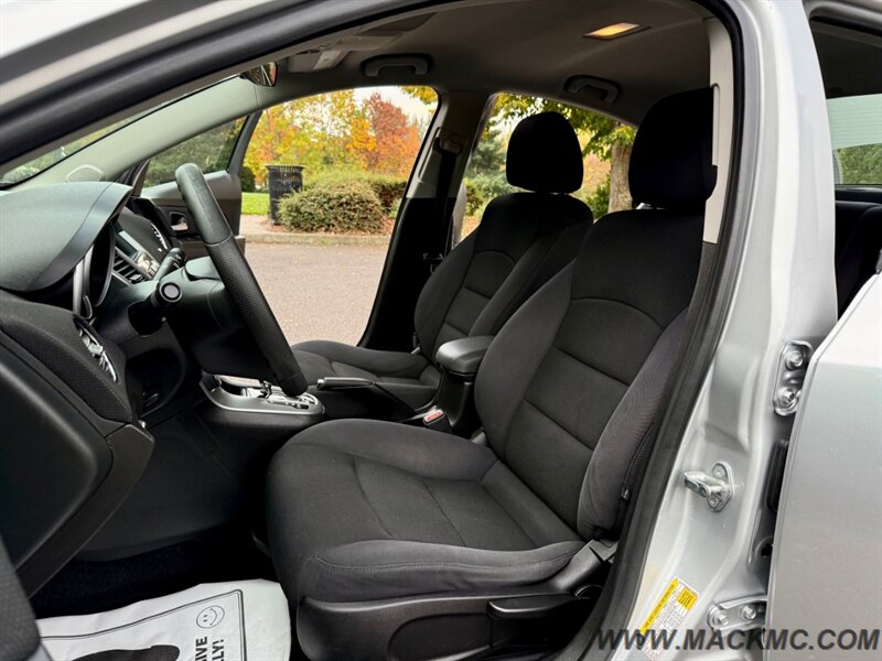 2013 Chevrolet Cruze LT Fleet   - Photo 15 - Hillsboro, OR 97123