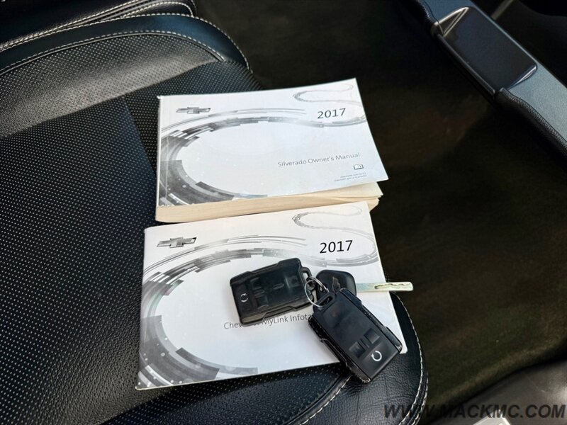 2017 Chevrolet Silverado 1500 LT Z71 Crew Cab  4x4 Leather   - Photo 27 - Hillsboro, OR 97123