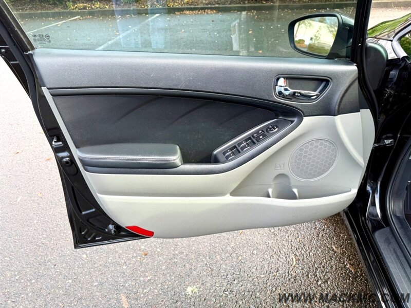 2015 Kia Forte LX 77K Low Miles Automatic 35-MPG - Photo 22 - Hillsboro, OR 97123