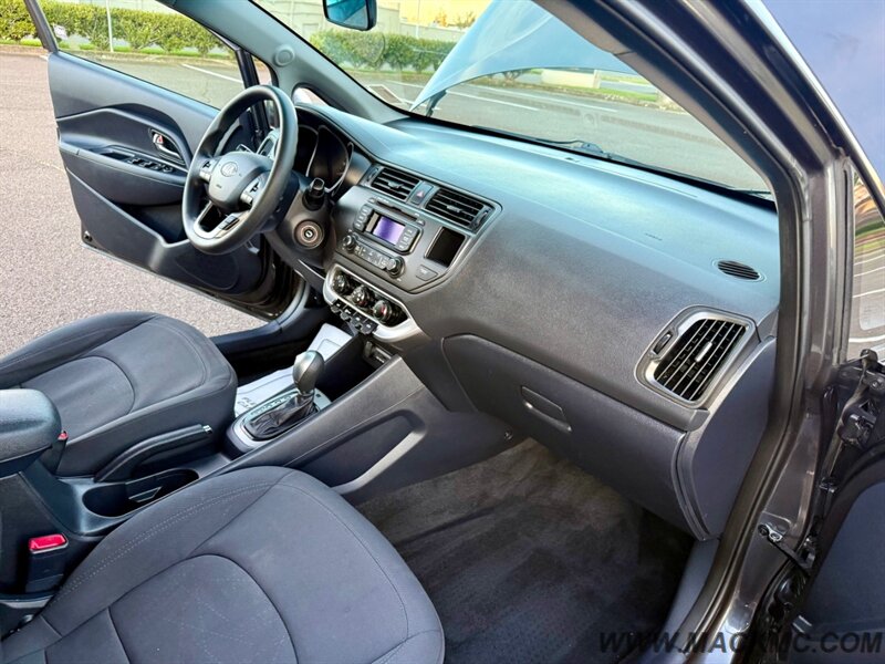 2015 Kia Rio EX 1-Owner Great Commuter 37-MPG   - Photo 2 - Hillsboro, OR 97123