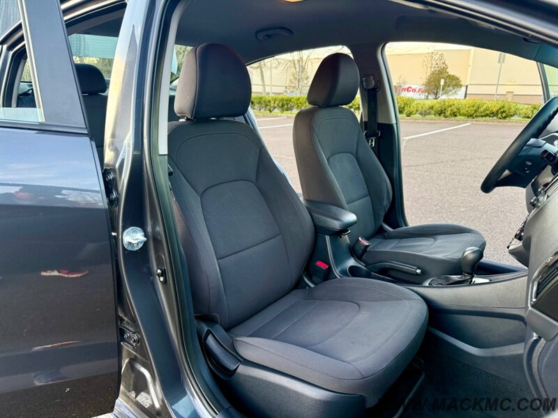 2015 Kia Rio EX 1-Owner Great Commuter 37-MPG   - Photo 17 - Hillsboro, OR 97123