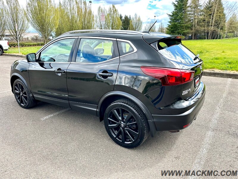 2017 Nissan Rogue Sport SL   - Photo 11 - Hillsboro, OR 97123