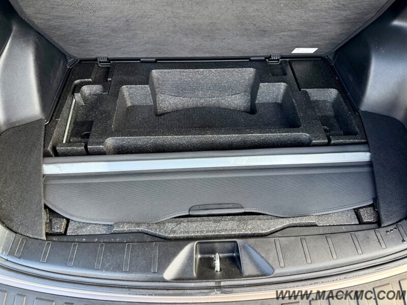 2016 Subaru Forester 2.5i Touring Pano Roof Leather Heated Seats Navi - Photo 24 - Hillsboro, OR 97123