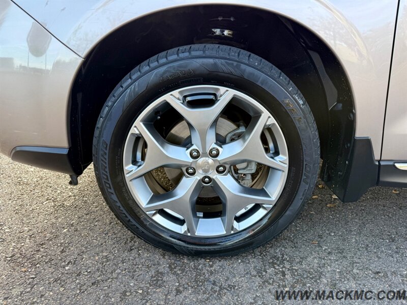 2016 Subaru Forester 2.5i Touring Pano Roof Leather Heated Seats Navi - Photo 10 - Hillsboro, OR 97123