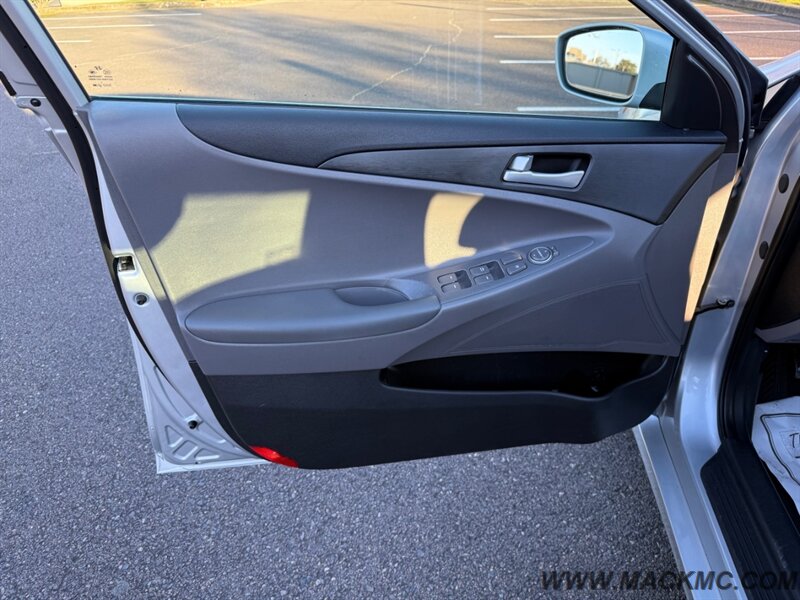 2011 Hyundai SONATA GLS   - Photo 24 - Hillsboro, OR 97123