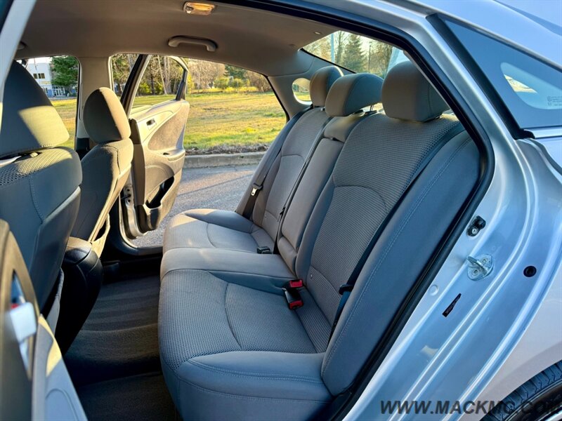 2011 Hyundai SONATA GLS   - Photo 12 - Hillsboro, OR 97123