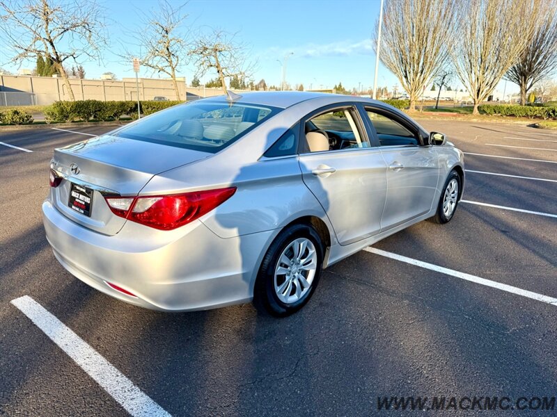 2011 Hyundai SONATA GLS   - Photo 11 - Hillsboro, OR 97123