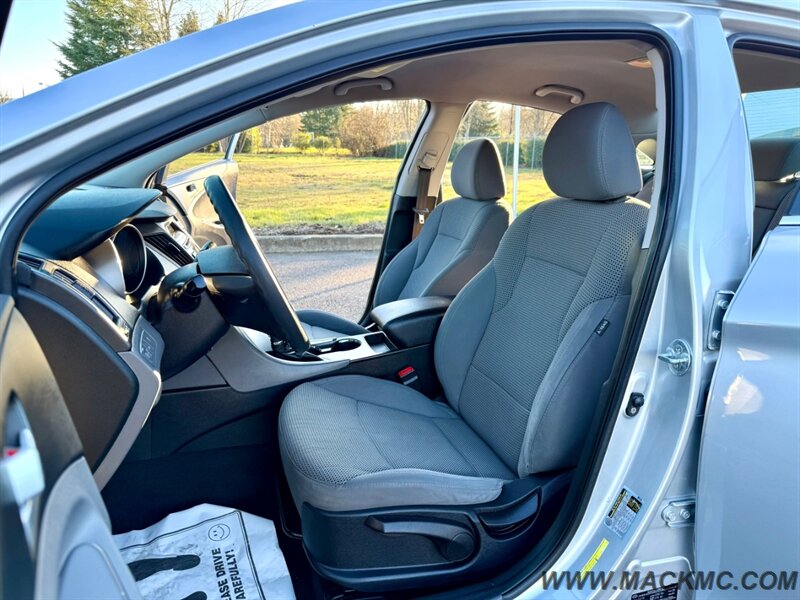 2011 Hyundai SONATA GLS   - Photo 13 - Hillsboro, OR 97123