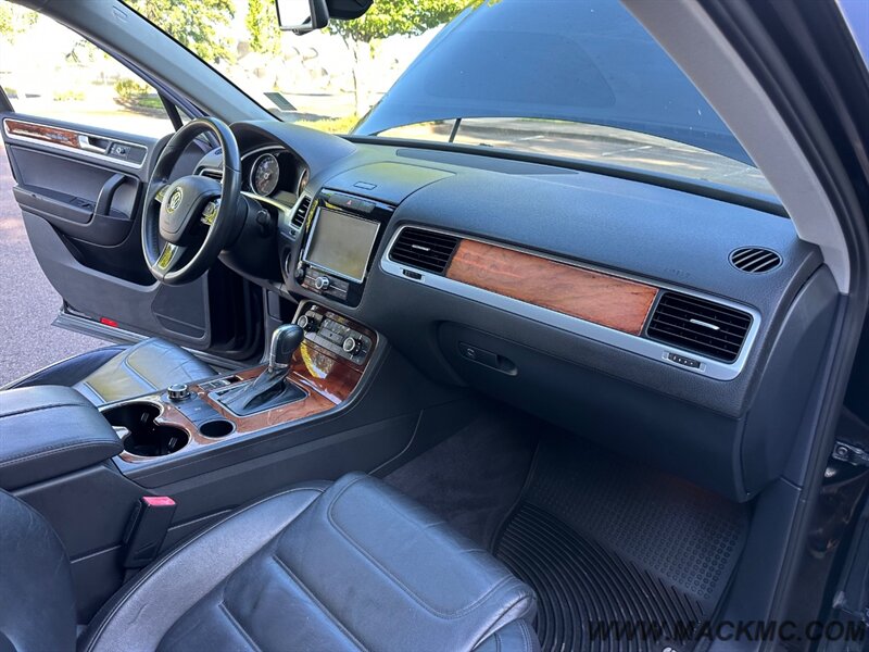 2011 Volkswagen Touareg VR6 Lux - Photo 2 - Hillsboro, OR 97123