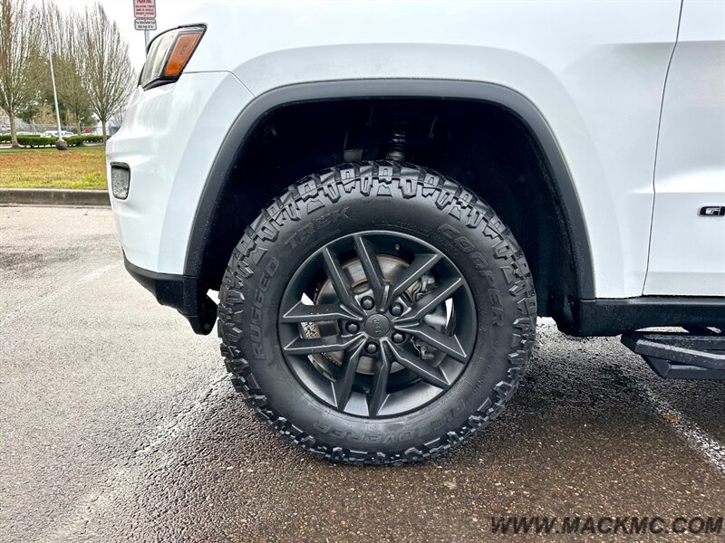 2017 Jeep Grand Cherokee Limited Lifted Low Miles AWD 4X4   - Photo 10 - Hillsboro, OR 97123