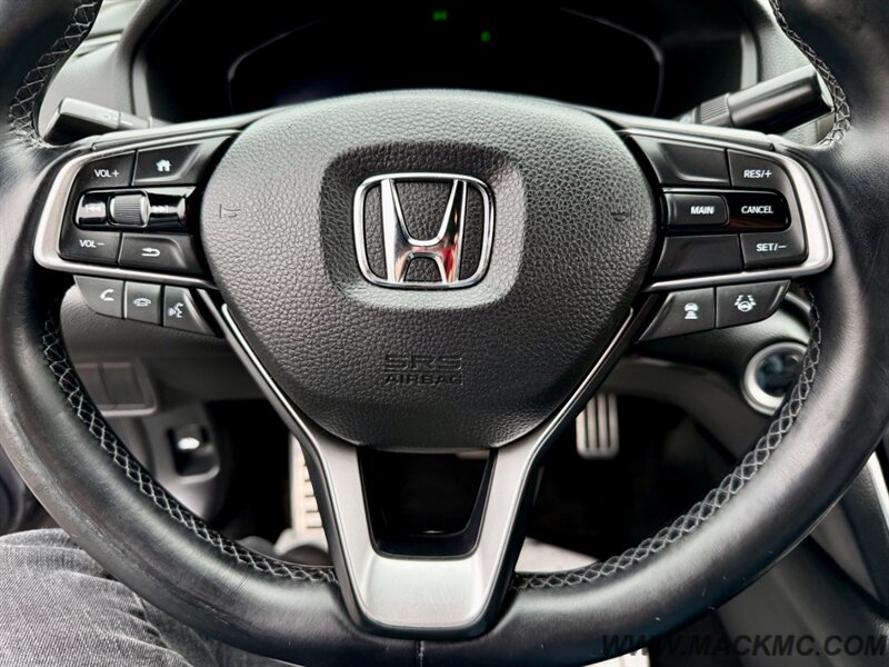 2018 Honda Accord Sport New Tires Back Up Camera 35-MPG   - Photo 16 - Hillsboro, OR 97123