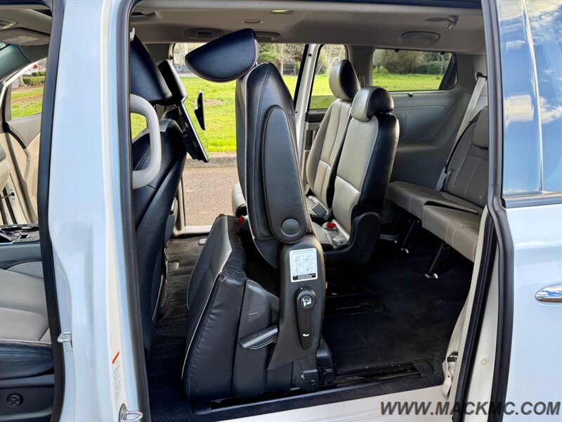 2020 Kia Sedona EX Fully Loaded Power Doors DVD 76K Miles - Photo 23 - Hillsboro, OR 97123