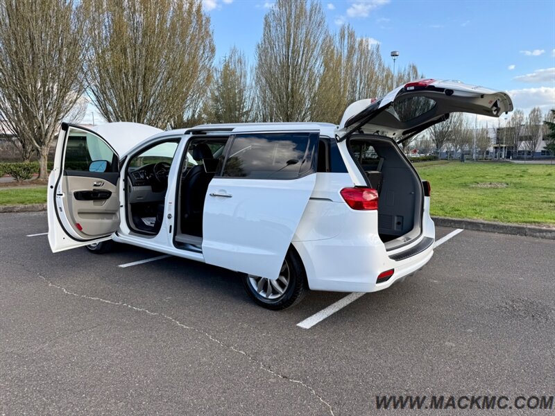 2020 Kia Sedona EX Fully Loaded Power Doors DVD 76K Miles - Photo 38 - Hillsboro, OR 97123