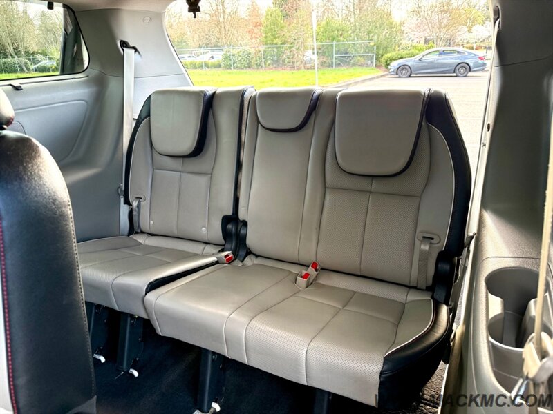 2020 Kia Sedona EX Fully Loaded Power Doors DVD 76K Miles - Photo 24 - Hillsboro, OR 97123