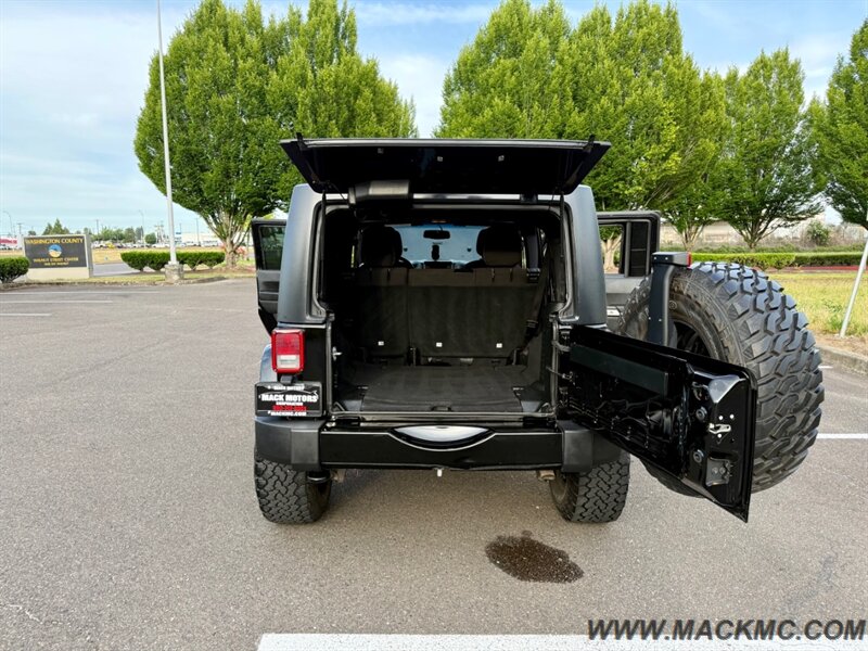 2018 Jeep Wrangler JK Unlimited Sahara triple Black Premium Wheels Hardtop   - Photo 29 - Hillsboro, OR 97123