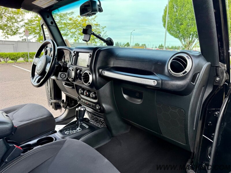 2018 Jeep Wrangler JK Unlimited Sahara triple Black Premium Wheels Hardtop   - Photo 2 - Hillsboro, OR 97123