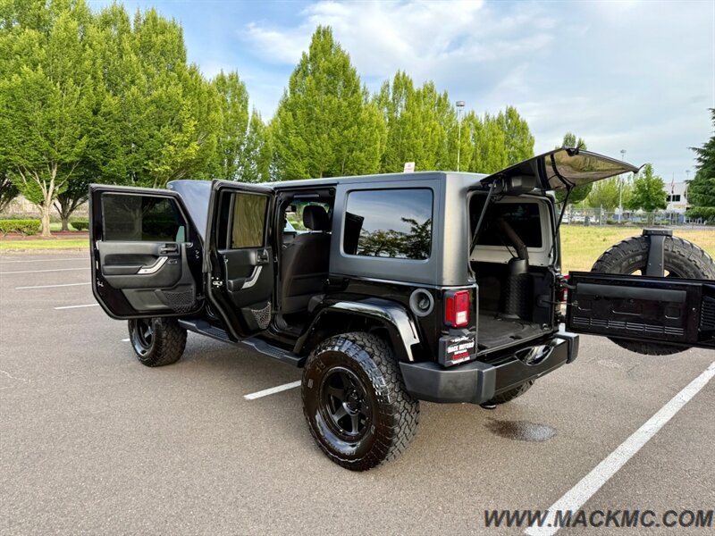 2018 Jeep Wrangler JK Unlimited Sahara triple Black Premium Wheels Hardtop   - Photo 28 - Hillsboro, OR 97123