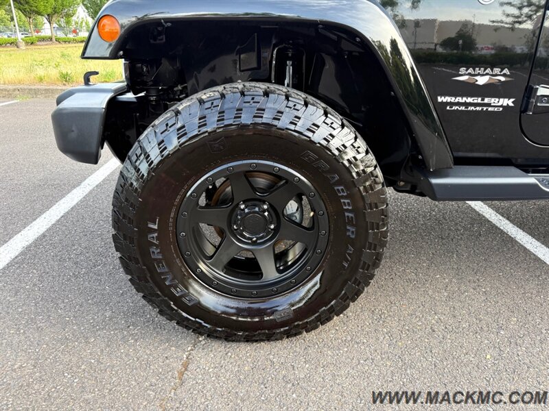 2018 Jeep Wrangler JK Unlimited Sahara triple Black Premium Wheels Hardtop   - Photo 4 - Hillsboro, OR 97123