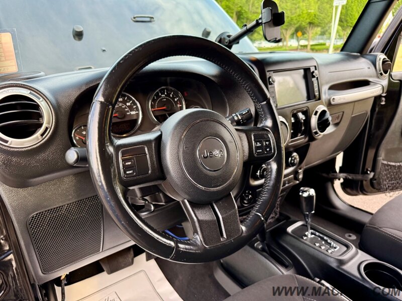 2018 Jeep Wrangler JK Unlimited Sahara triple Black Premium Wheels Hardtop   - Photo 11 - Hillsboro, OR 97123