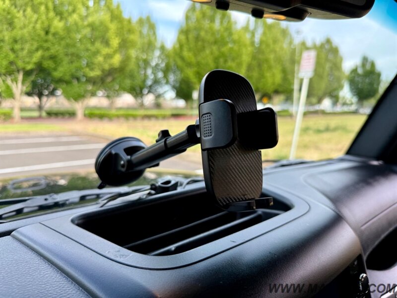 2018 Jeep Wrangler JK Unlimited Sahara triple Black Premium Wheels Hardtop   - Photo 16 - Hillsboro, OR 97123