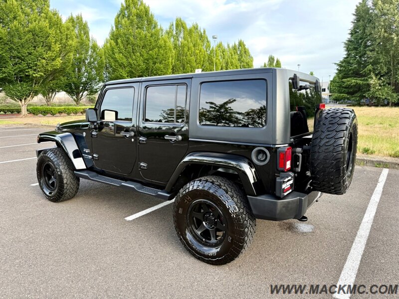 2018 Jeep Wrangler JK Unlimited Sahara triple Black Premium Wheels Hardtop   - Photo 10 - Hillsboro, OR 97123